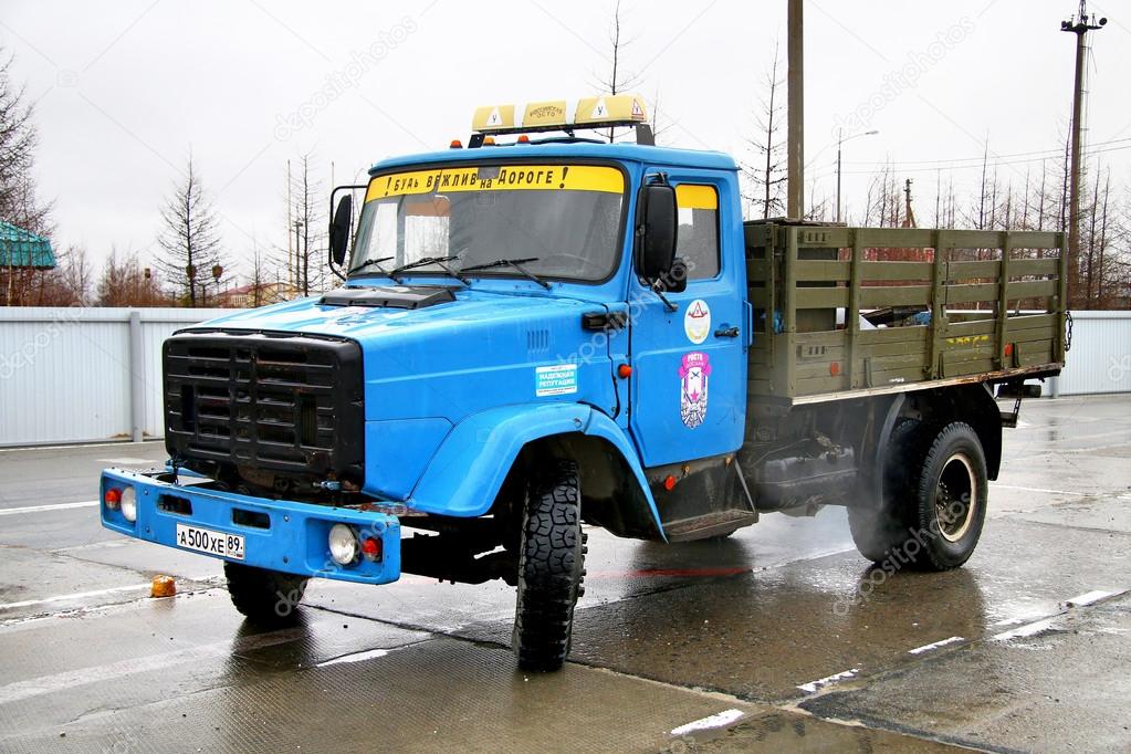 Truck ZIL 433360 – Stock Editorial Photo © Artzzz #115773824