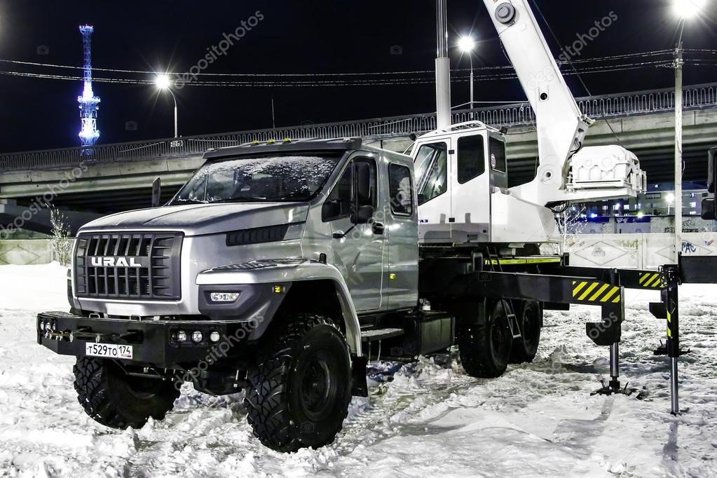 Offroad mobile crane URAL 4320 Stock Editorial Photo © Artzzz 91472556