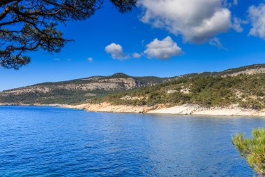 Taşöz, Yunanistan'da seyahat