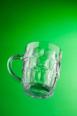 Bira cam - alttan görünüm