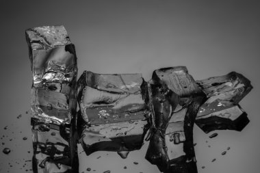 Ezilmiş buz küpleri