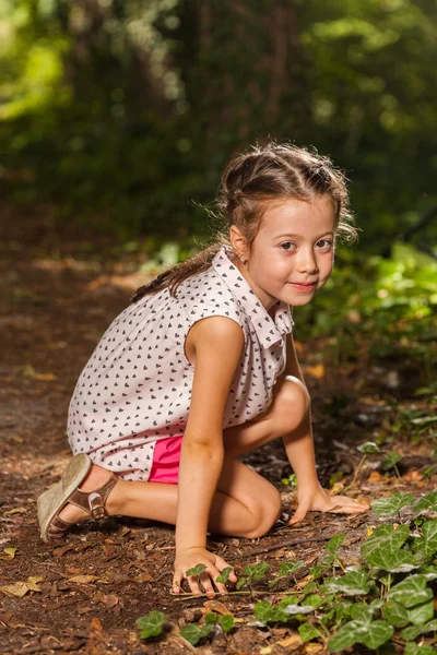 Happy sister and brother together in the park — Stock Photo, Image