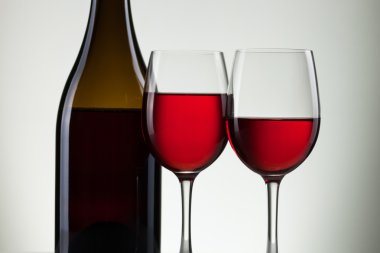 Cam ve beyaz şarap şişe şarap