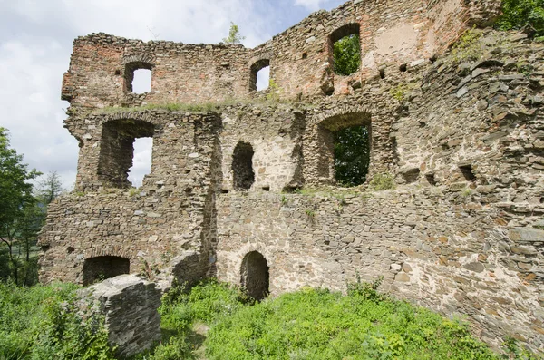 Ruina del castillo gótico Cjalá — Foto de Stock