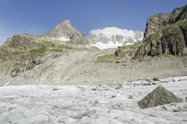 Paysage alpin avec montagnes et glaciers — Photo