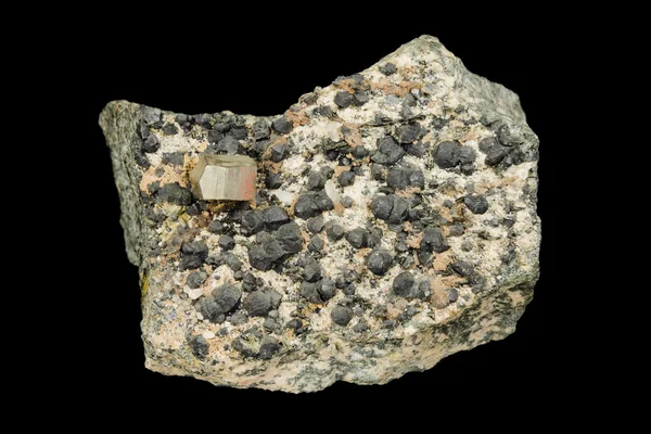 Piritul de aur și mineralele întunecate din clinoclor — Fotografie, imagine de stoc