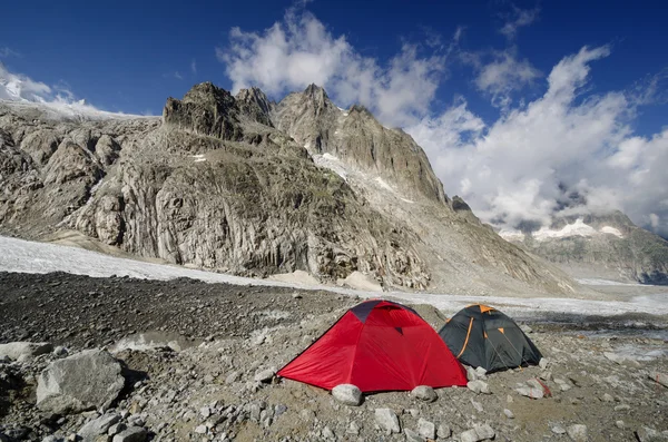 Camping en los Alpes franceses —  Fotos de Stock
