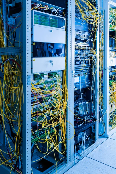 Centro Datos Con Servidores Cables Fibra Óptica — Foto de Stock
