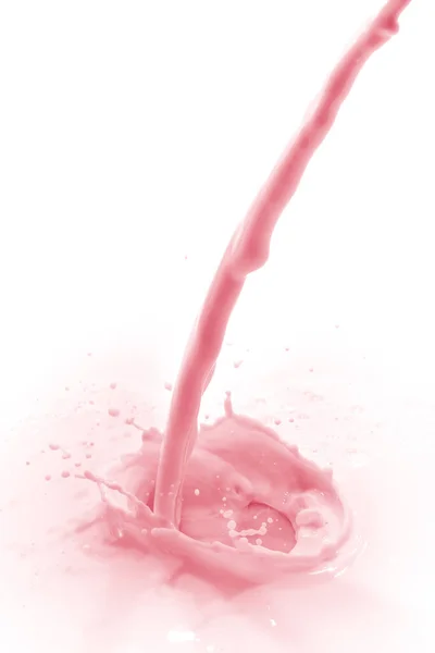 Gieten Van Aardbeienmelk Geïsoleerd Witte Achtergrond — Stockfoto