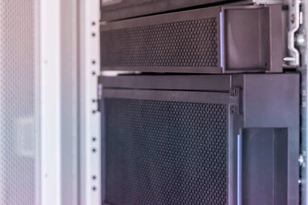 Datacenter Met Een Rij Serverracks — Stockfoto