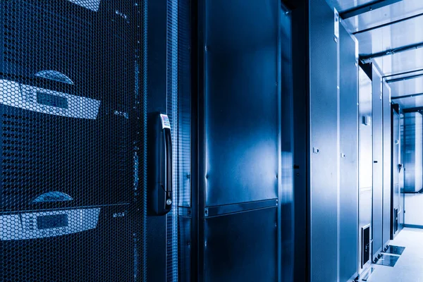 Serverracks Met Harde Schijven Die Worden Gebruikt Voor Gegevensopslag — Stockfoto