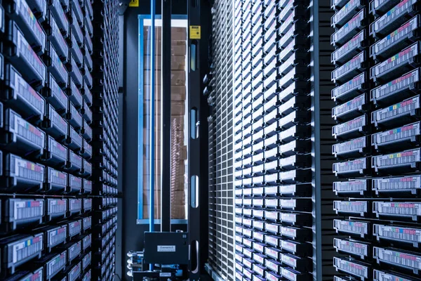 Data Cloud Tapes Datacenter Racks — Stockfoto