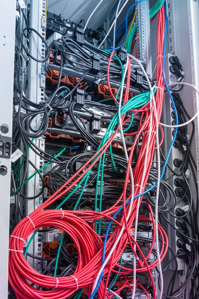 Nätverkspanel Switch Och Kablar Inuti Internet Datacenter — Stockfoto