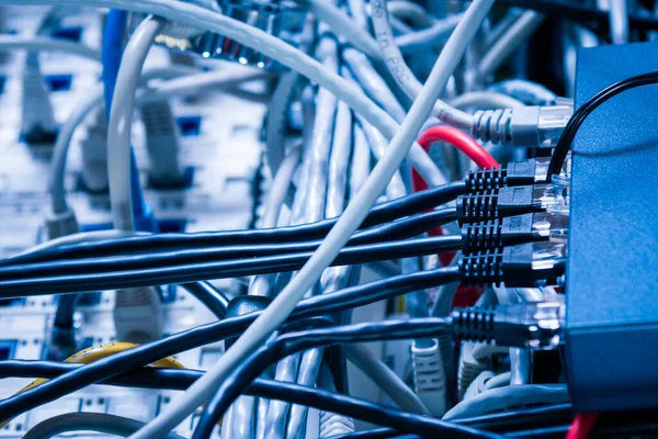 Detalle Sala Servidores Con Cables Conexión —  Fotos de Stock