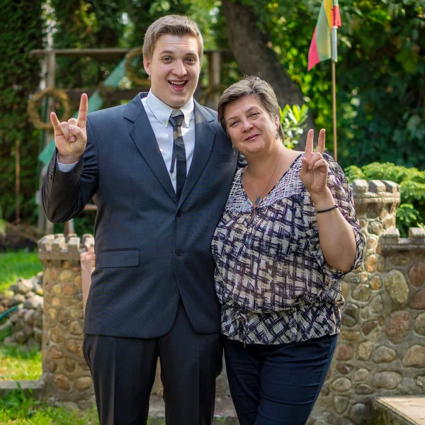 Student Son His Mother Walk City Park — Stock Photo, Image