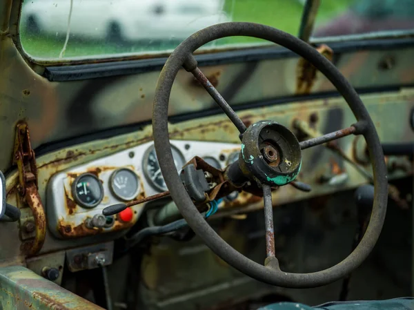 Old Rusty Steering Wheel — Stock Photo, Image