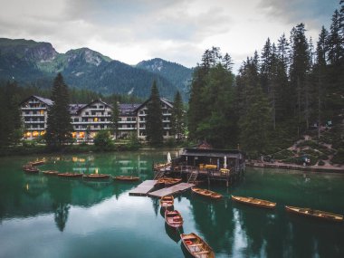 Lago di Brais, İtalya 'daki ünlü göl.