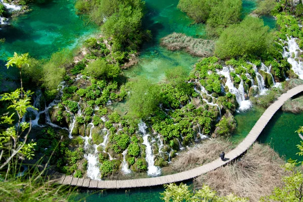 Nefes kesen manzarası Plitvice Gölleri Milli Parkı'nda (Hırvatistan)