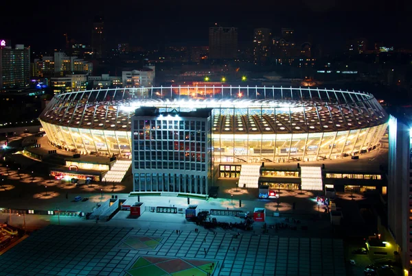 KYIV, UCRANIA - 11 de noviembre de 2011: Vista nocturna del estadio olímpico (NSC Olimpiysky ) — Foto de Stock