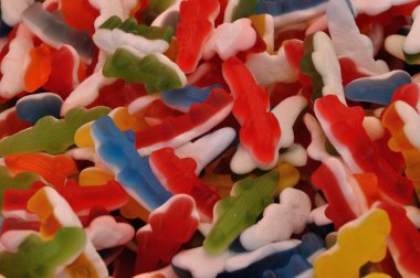 bir piyasada çok renkli şekerler