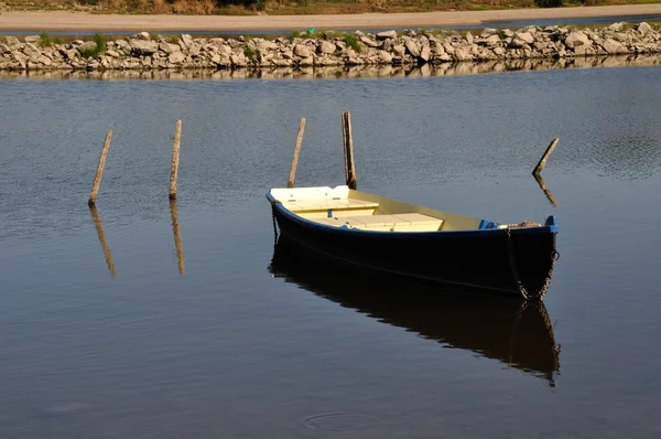 Boat on a river in Anjou — Stock Photo, Image