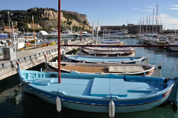 Cassis Teki Tahta Kürek Teknesi — Stok fotoğraf