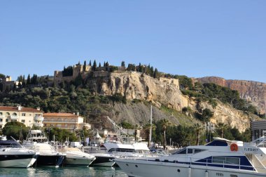 Cassis Limanı.