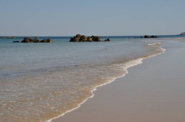 Erquy sahilinde dalgalar