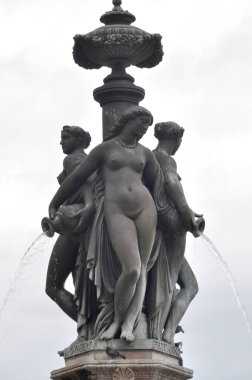 Bordeaux 'daki Üç Zarafet Çeşmesi