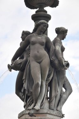 Bordeaux 'daki Üç Zarafet Çeşmesi