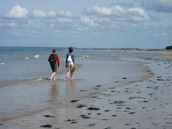 Touristes Sur Plage Luc Sur Mer — Photo