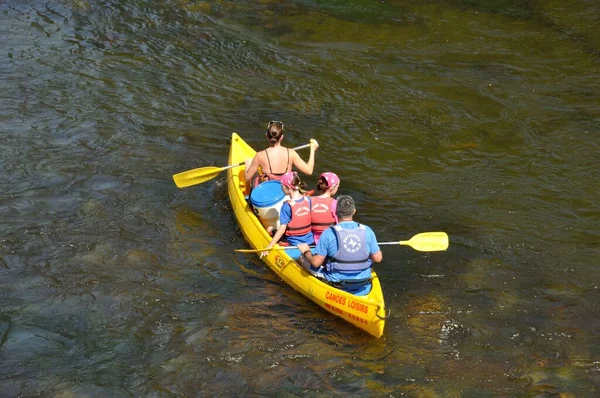 Cenac France Julho 2016 Turistas Canoa Rio Dordonha — Fotografia de Stock