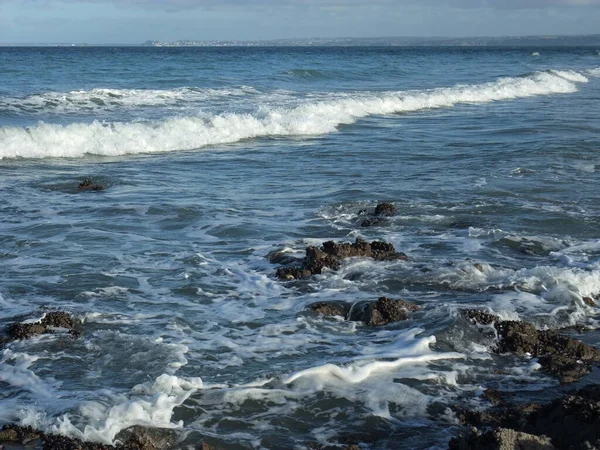 Хвилі Пляжі Мартіна Плерині — стокове фото