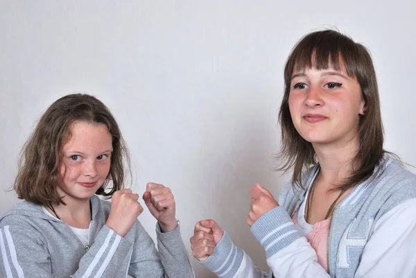 Sisters squabbling gently — Stock Photo, Image