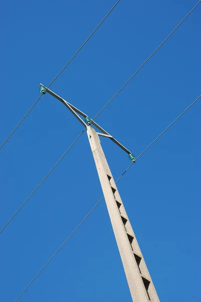 Power göra i blå himmel — Stockfoto