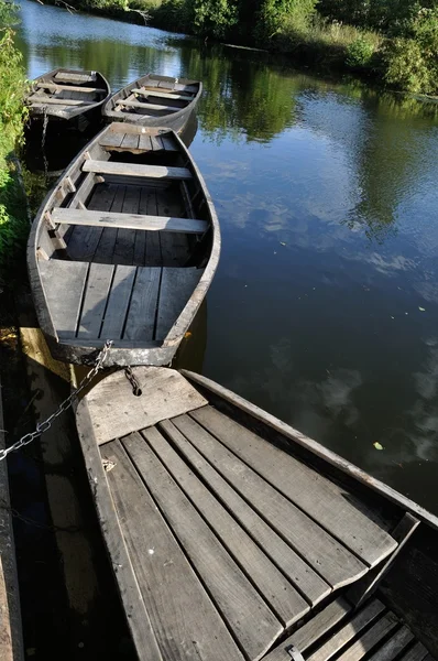 Boat on a river — Stock Photo, Image