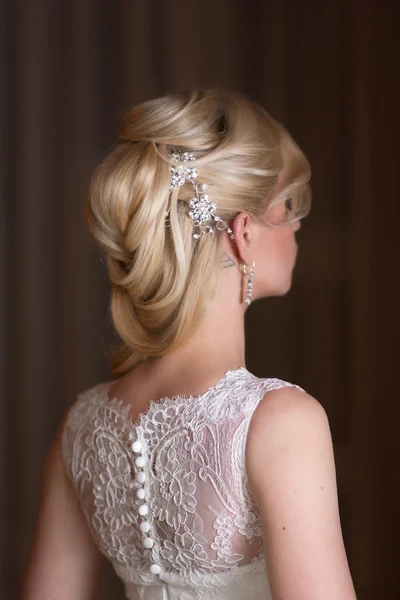 Portrait of the beautiful bride — Stock Photo, Image