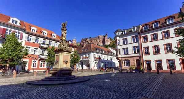 Karlsplatz i staden Heidelberg, Tyskland — Stockfoto