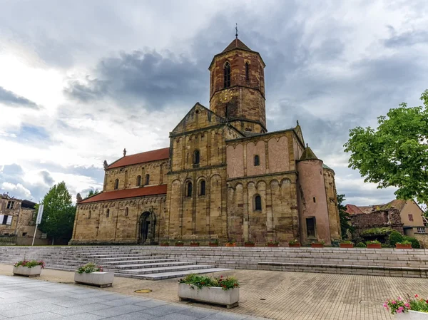 Iglesia de los Santos Pedro y Pablo, Rosheim, Alsacia, Francia — Foto de Stock