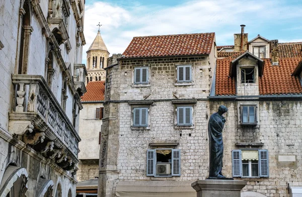 Houses and Cathedral of Saint Domnius, Dujam, Duje, bell tower Old town, Split, Croatia — Stock Photo, Image