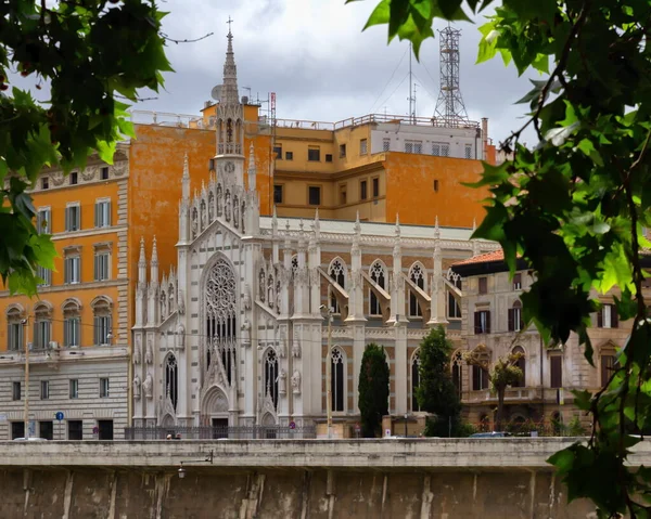 Kerk van het Heilig Hart van Jezus in Prati, Chiesa del Sacro Cuore di Gesu in Prati, Rome, Italië. — Stockfoto