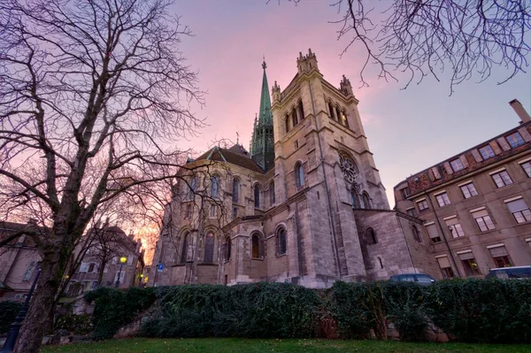 Katedrála Saint-Pierre v Ženevě, Švýcarsko, HDR — Stock fotografie