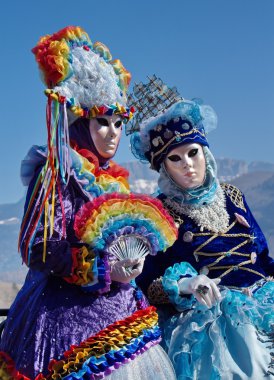 iki kadın portre, annecy, Fransa içinde karnaval