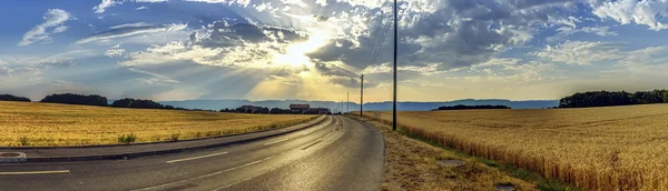 Estrada para a montanha Jura, Genebra, Suíça, HDR — Fotografia de Stock