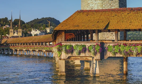 Kapellbrücke oder Kapellbrücke, Luzern, Schweiz — Stockfoto