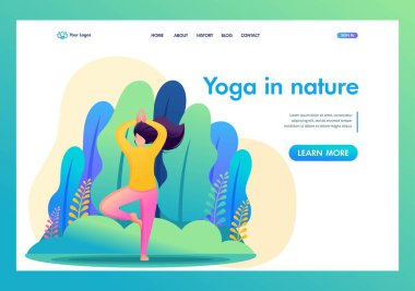 Kız doğada yoga yapıyor, parkta, ormanda. Düz 2B iniş sayfası