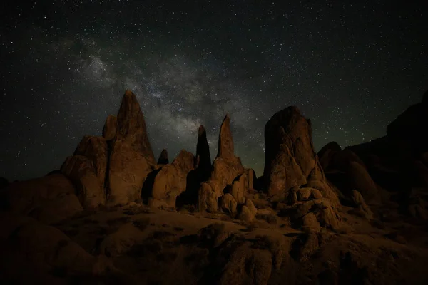 アラバマヒルズからの夜空の星の画像 California — ストック写真