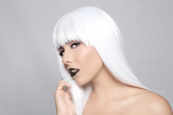 Fashionable Beautiful Woman Wearing a Styled Wig Closeup — Stock Photo, Image