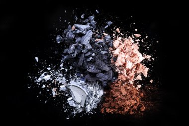 Siyah arka plan üzerine göz farı ayarlar