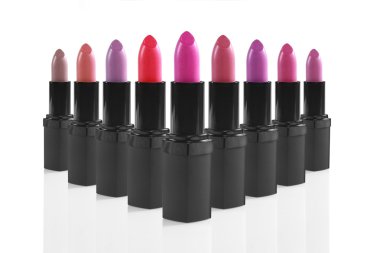 Renkli ruj mükemmel dizilmiş